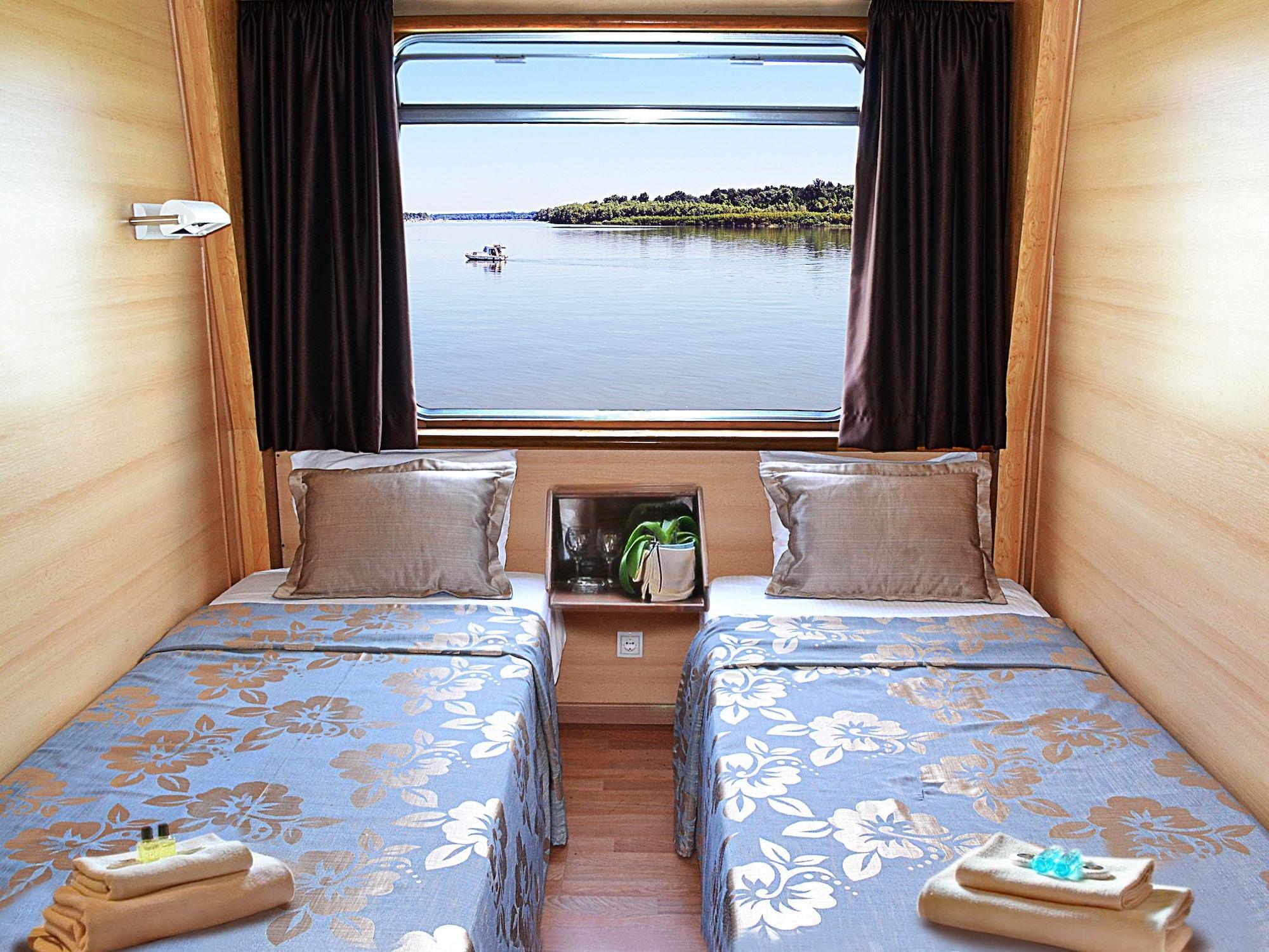 Compass River City Botel Βελιγράδι Εξωτερικό φωτογραφία