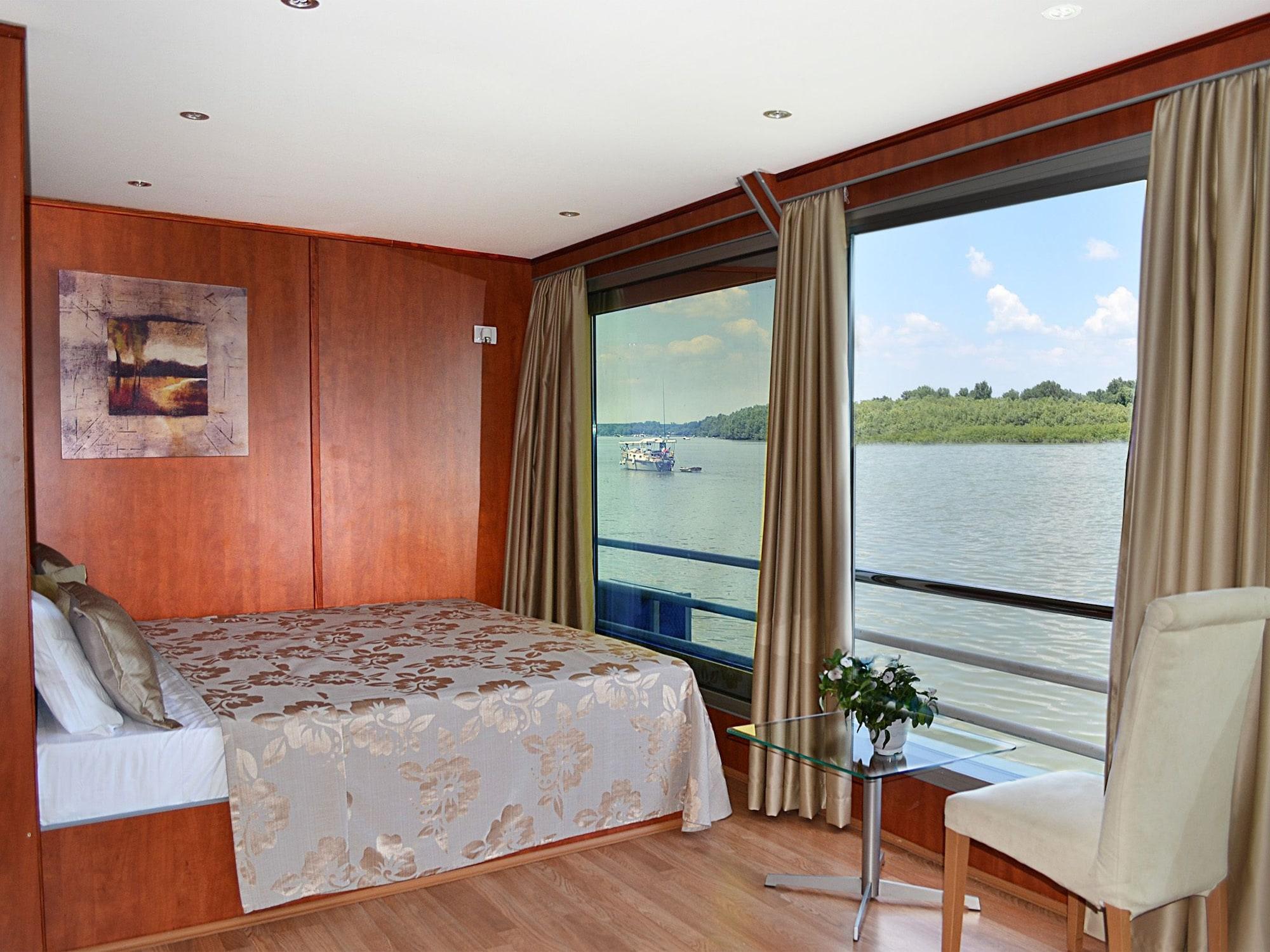 Compass River City Botel Βελιγράδι Εξωτερικό φωτογραφία