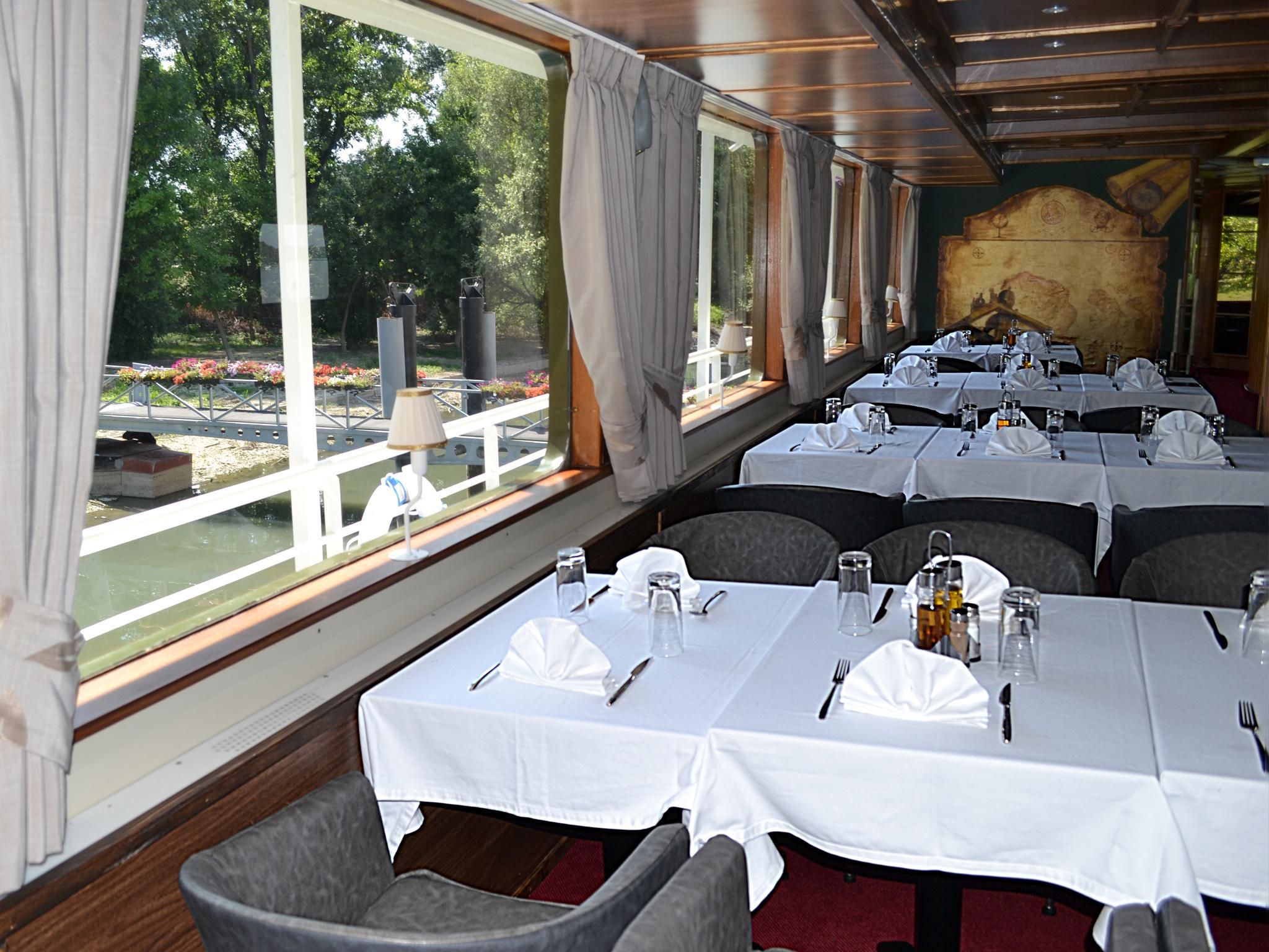 Compass River City Botel Βελιγράδι Εξωτερικό φωτογραφία