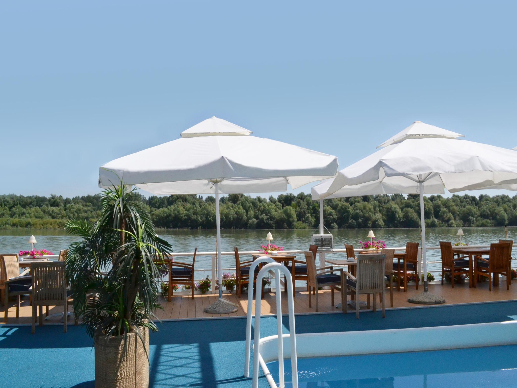 Compass River City Botel Βελιγράδι Εξωτερικό φωτογραφία