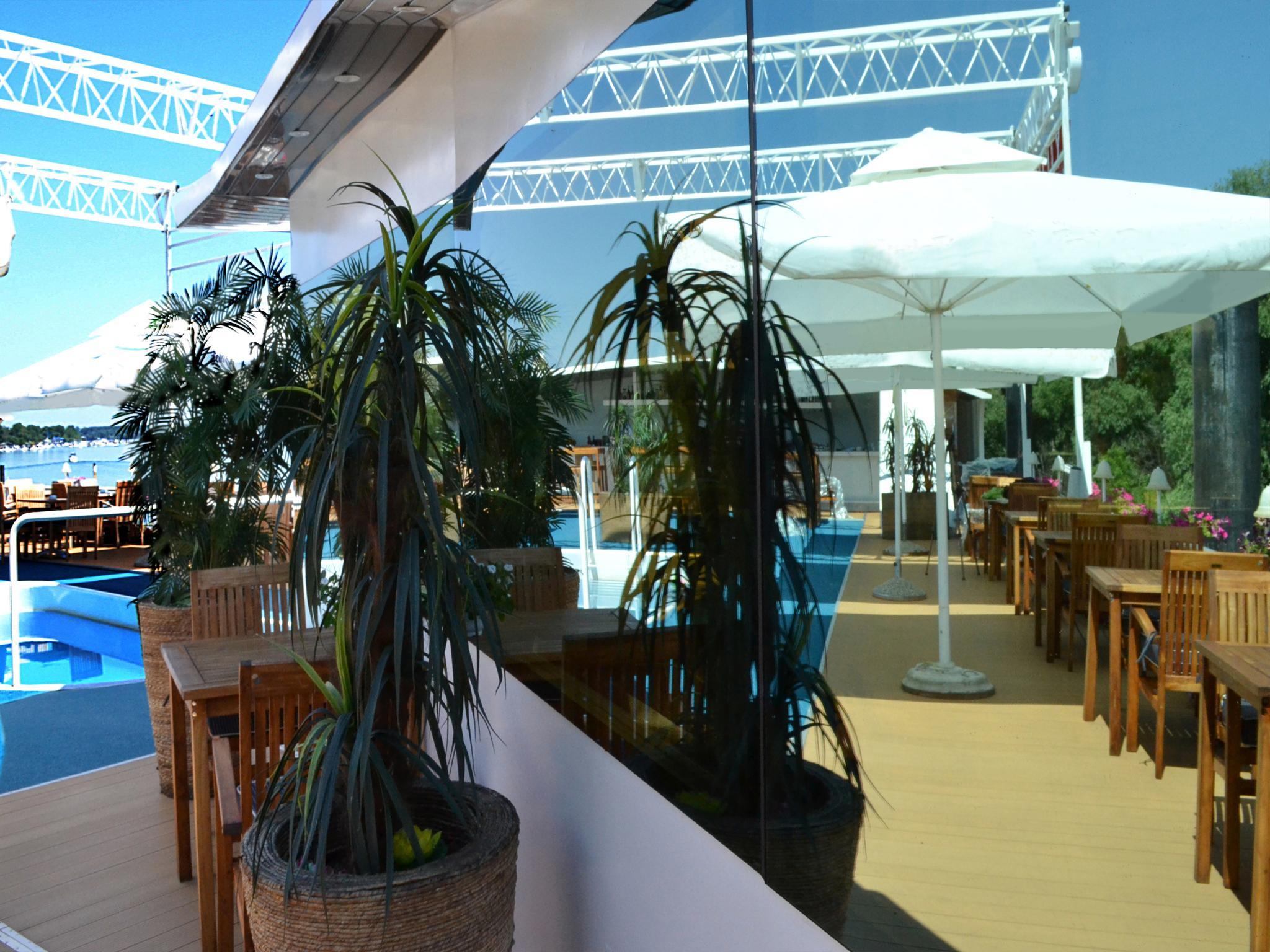 Compass River City Botel Βελιγράδι Εξωτερικό φωτογραφία