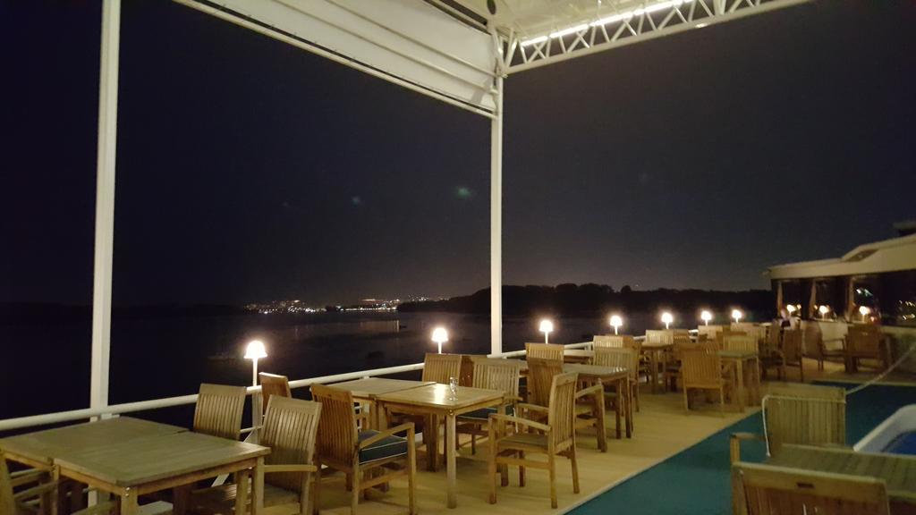 Compass River City Botel Βελιγράδι Εξωτερικό φωτογραφία