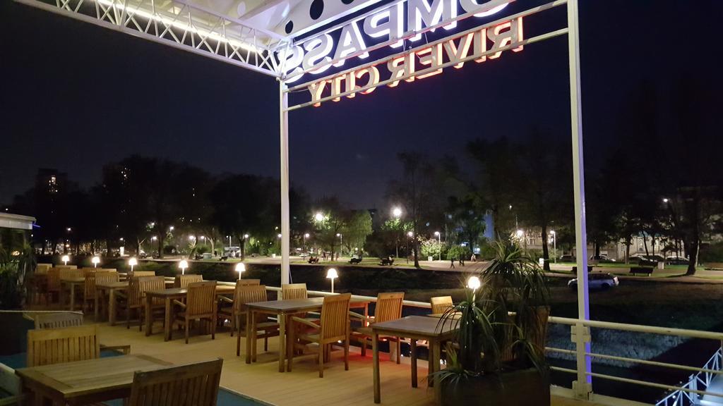Compass River City Botel Βελιγράδι Εξωτερικό φωτογραφία
