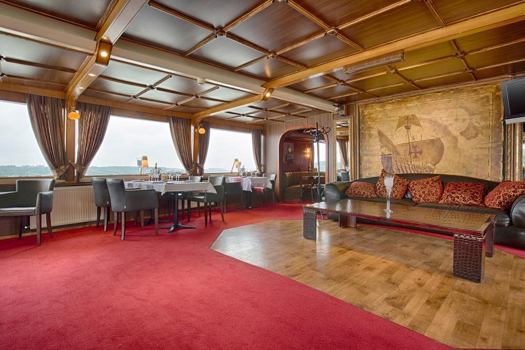 Compass River City Botel Βελιγράδι Εξωτερικό φωτογραφία