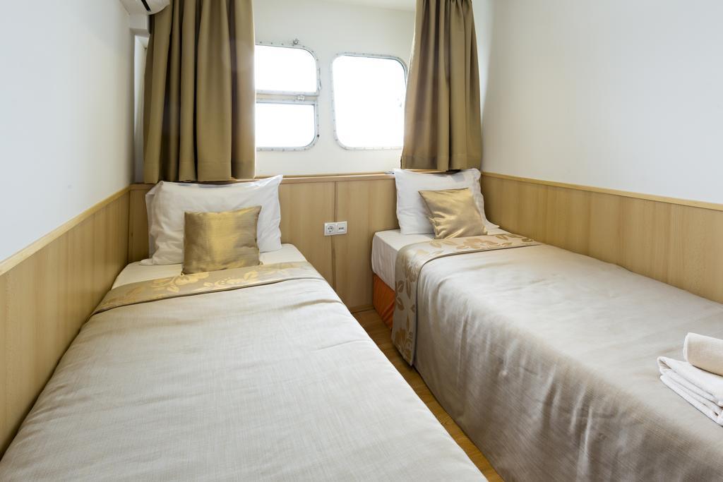 Compass River City Botel Βελιγράδι Εξωτερικό φωτογραφία