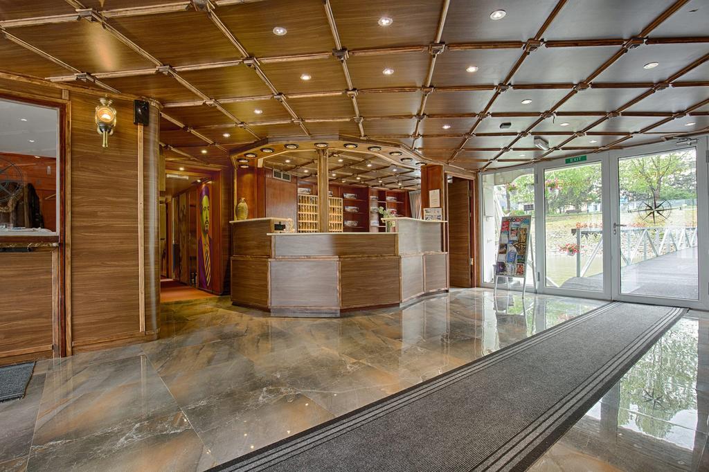 Compass River City Botel Βελιγράδι Εξωτερικό φωτογραφία