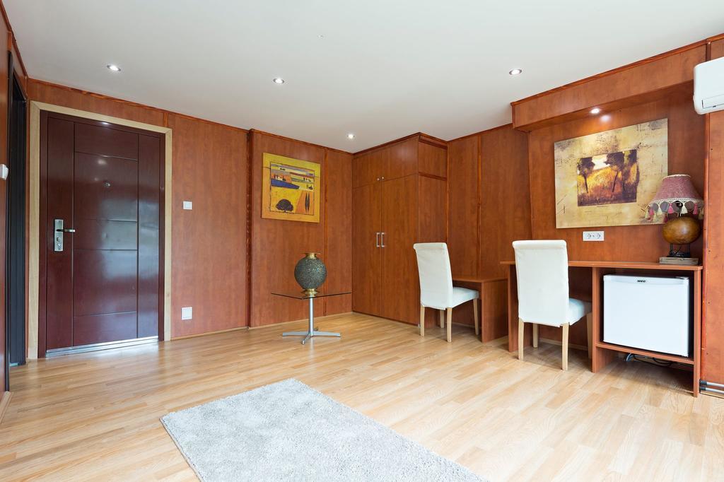 Compass River City Botel Βελιγράδι Εξωτερικό φωτογραφία
