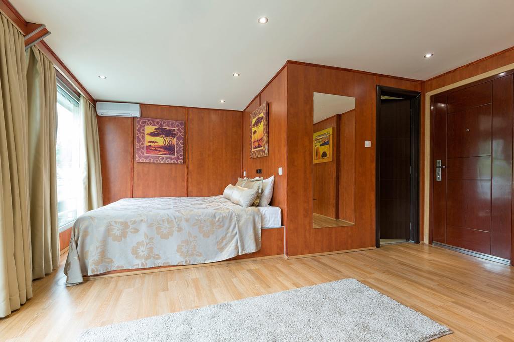 Compass River City Botel Βελιγράδι Εξωτερικό φωτογραφία