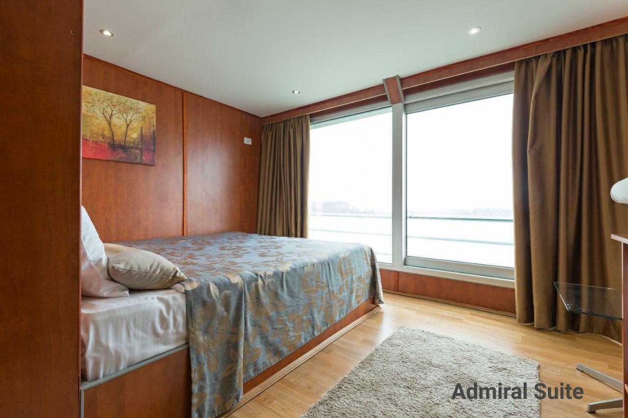 Compass River City Botel Βελιγράδι Εξωτερικό φωτογραφία
